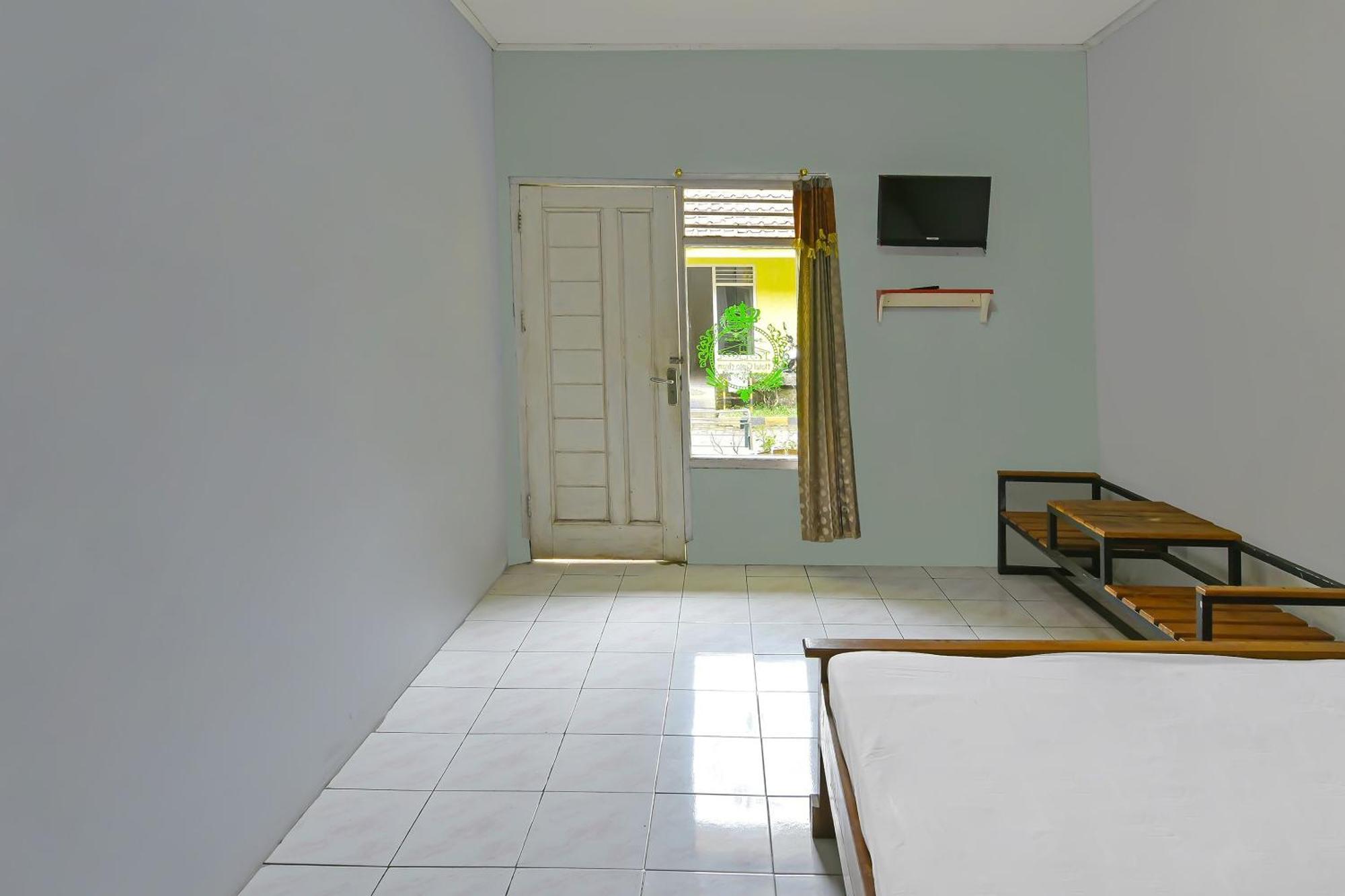 Spot On 91905 Hotel Cipto Arum Cilacap Dış mekan fotoğraf